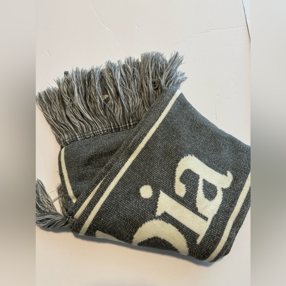 Columbia Fringed Lodge Scarf Large Logo Thick Double Sided Graphic Unisex - Picture 5 of 5